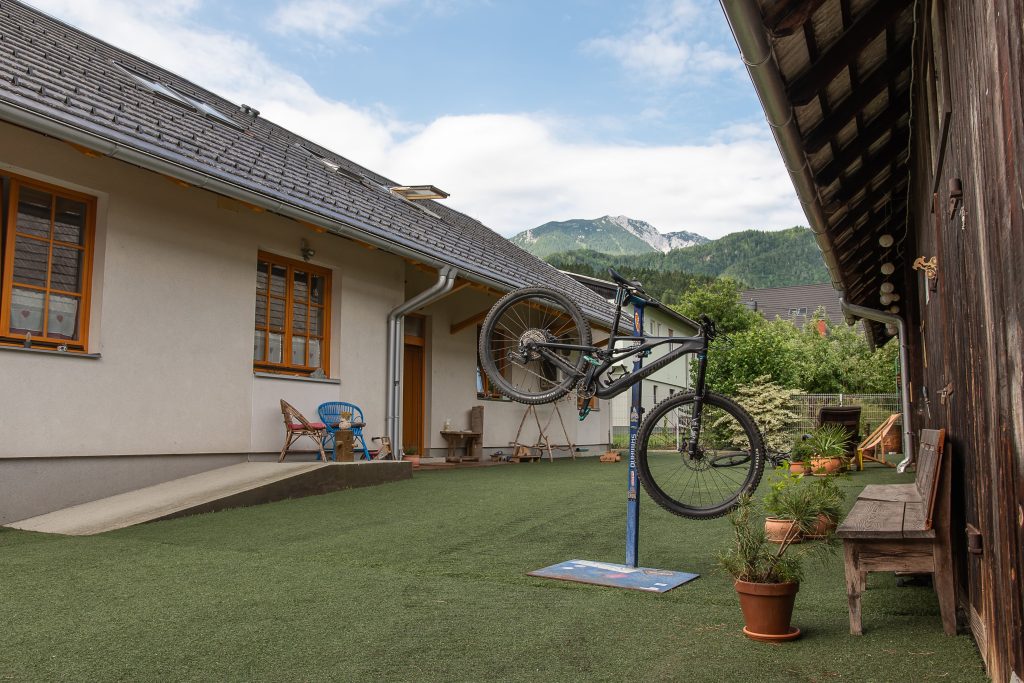 BikeSki B&B offers a pleasantly arranged courtyard, tailored especially for cycling enthusiasts.