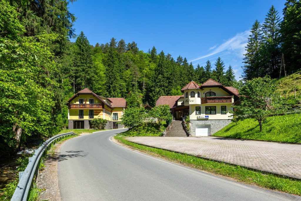 The inn is situated in the heart of nature, yet close to the main road.
