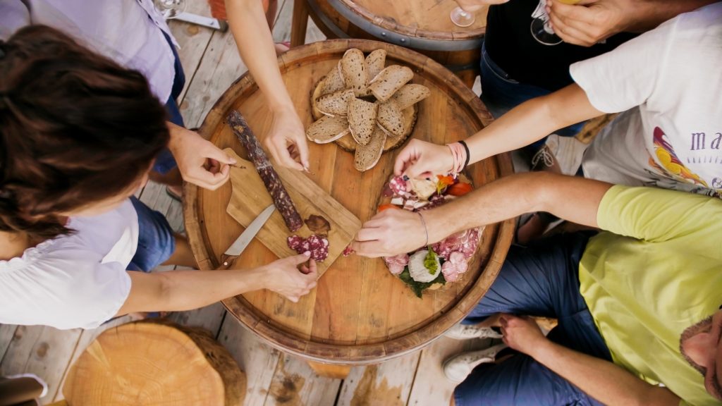 Homemade treats, socialising, and the rafters’ stories create an unforgettable rafting experience.