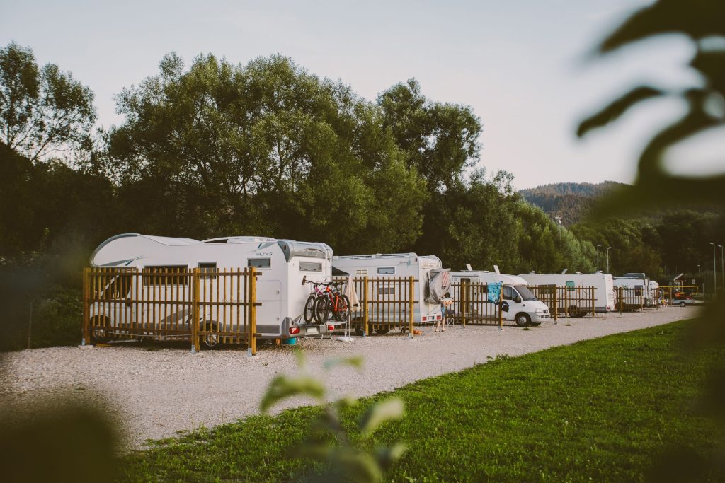 A well-maintained motorhome stopover next to the Radlje Water Park is a pleasant starting point for relaxation, swimming, and exploring the surroundings.