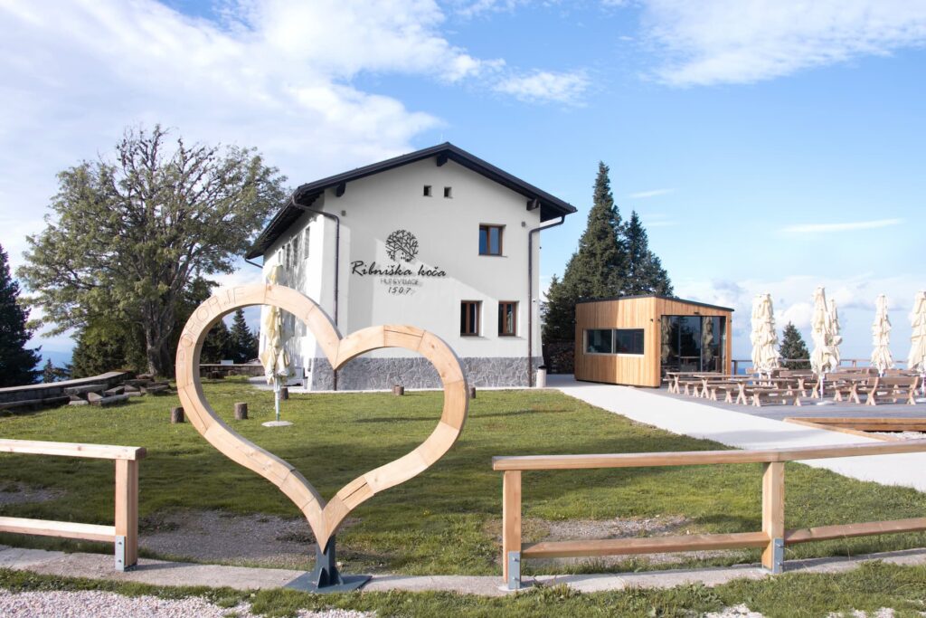 Ribnica Lodge
