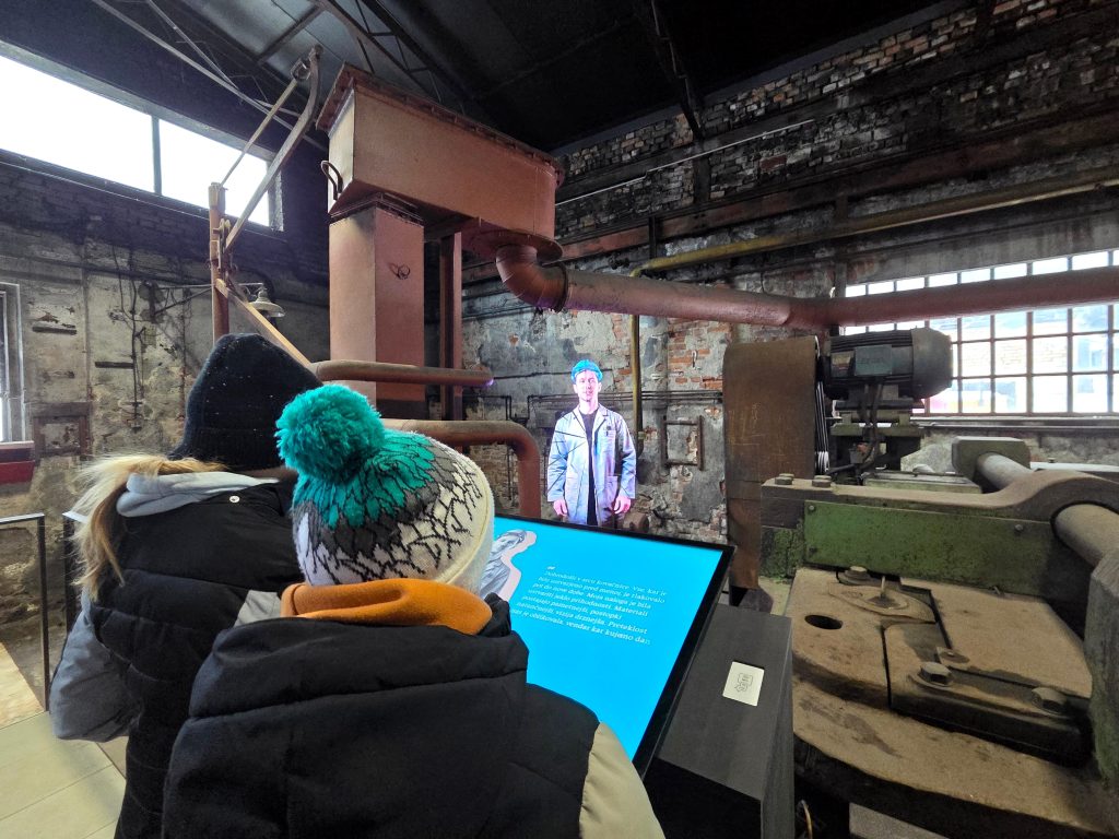 Interactive holographic display brings the stories of ironworking heritage closer to visitors in a modern way.