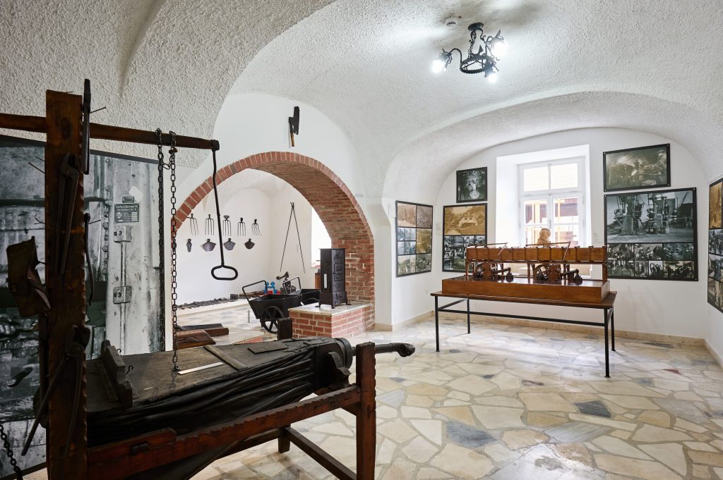 Zbirka predmetov, ki predstavljajo bogato tehniško in kulturno dediščino kraja.