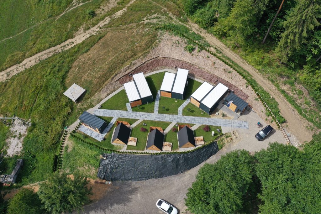 Reliefna podoba lokacije Natura Fina Resorta in njegove okolice.