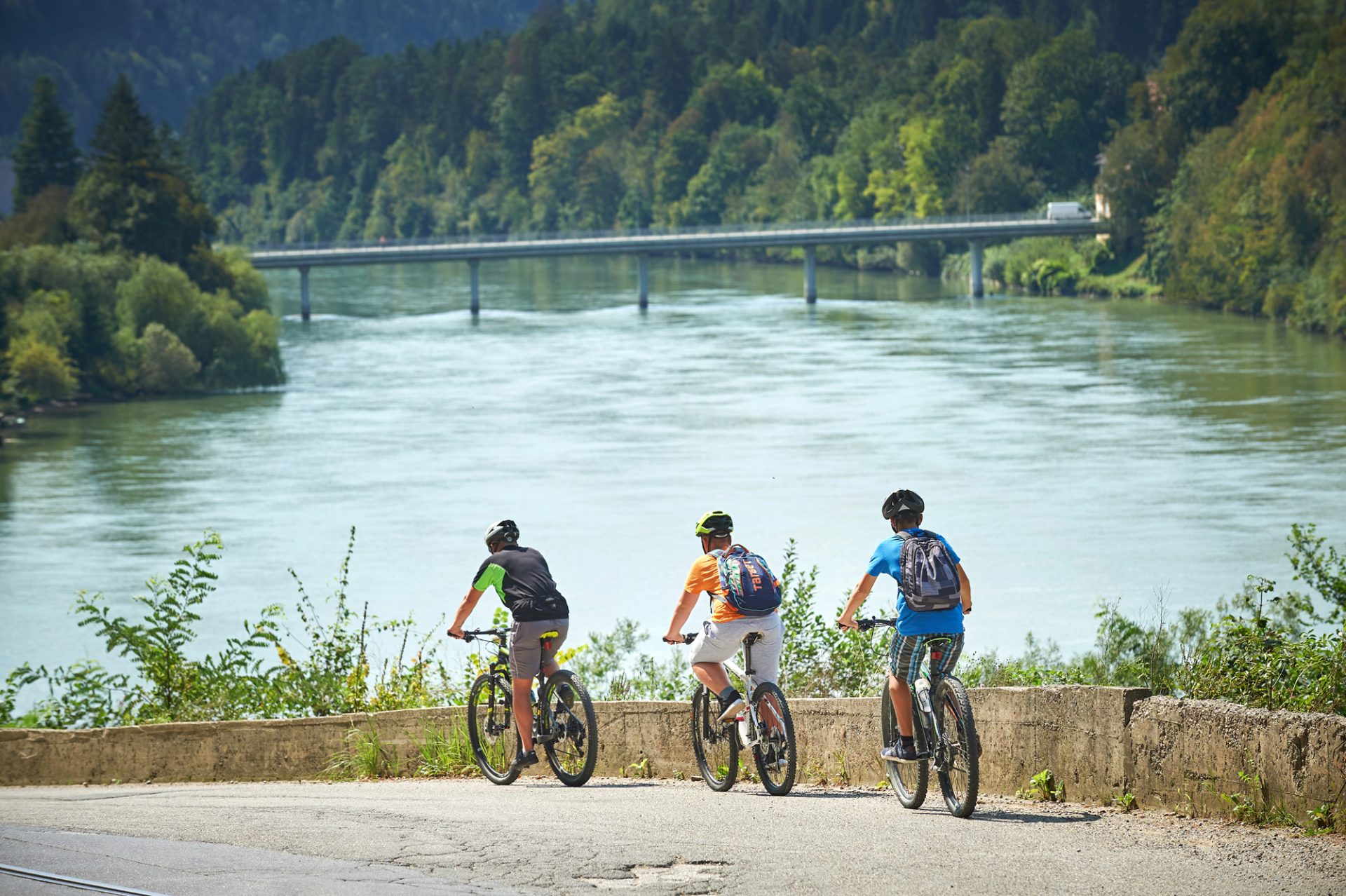 Na poti Drava Bike proti mostu v Vuzenici.