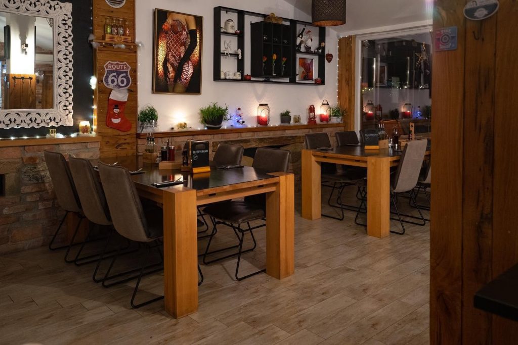 Relaxed ambiance for a pleasant culinary experience.