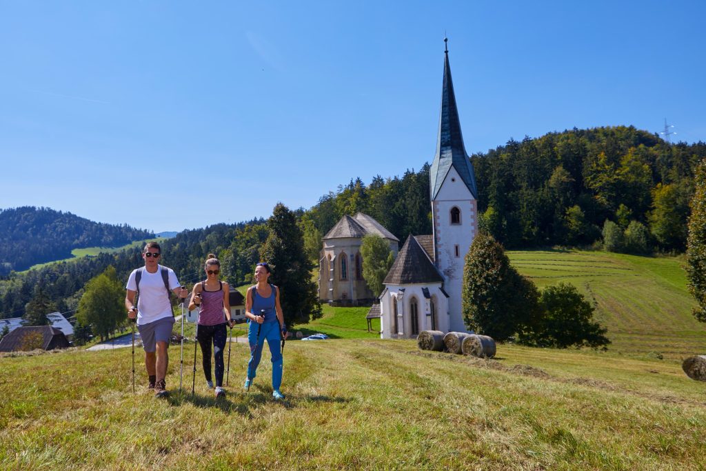 Leše Churches